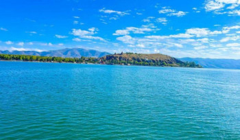 Սևանա լճի ջրի միջին ջերմաստիճանն առափնյա հատվածում օգոստոսի 13-ի 08։00 դրությամբ կազմել է 20.7 աստիճան