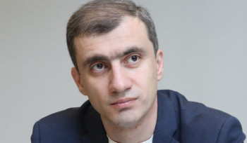 «Մաթեմ չիմացող իշխանությունները հիմա էլ գլուխ են արդուկում, թե բա` Սյունիքով անցնող ճանապարհը մեզ միլիարդավոր դոլարների եկամուտ է բերելու»․ Մեսրոպ Առաքելյան