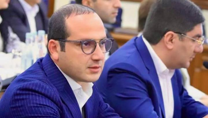 Թանկացումների «քավոր» Ավինյանը մոռացել էր, որ հայտարարում էր՝ տրանսպորտը եթե 150դր չդառնա, չենք կարողանալու մանկապարտեզ, այգիներ վերանորոգել ու նոր ավտոբուսներ բերել․ ավագանու անդամ