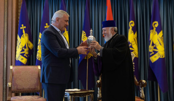 Տարակույս չունենք, որ ամուր եք հոգով և աներեր՝ Ձեզ բնորոշ սկզբունքայնության մեջ. Ամենայն Հայոց Կաթողիկոսը շնորհավորական նամակ է հղել Սամվել Կարապետյանին