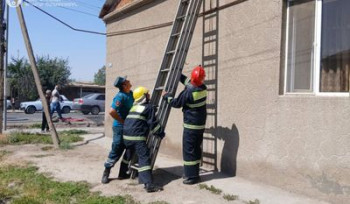 Հրշեջ-փրկարարները մարել են երկու տների տանիքներում բռնկված հրդեհը