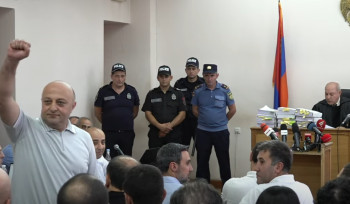 Ազգությամբ՝ արժանապատիվ հայ, առայժմ ունեմ 4 անչափահաս երեխա․Արթուր Սարգսյանը՝ դատարանում (տեսանյութ)