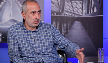 Զոհված զինծառայող  հոր` Արա Ռոստոմյանի կալանք խափանման միջոցը փոխարինվեց 3-ամսյա տնային կալանքով