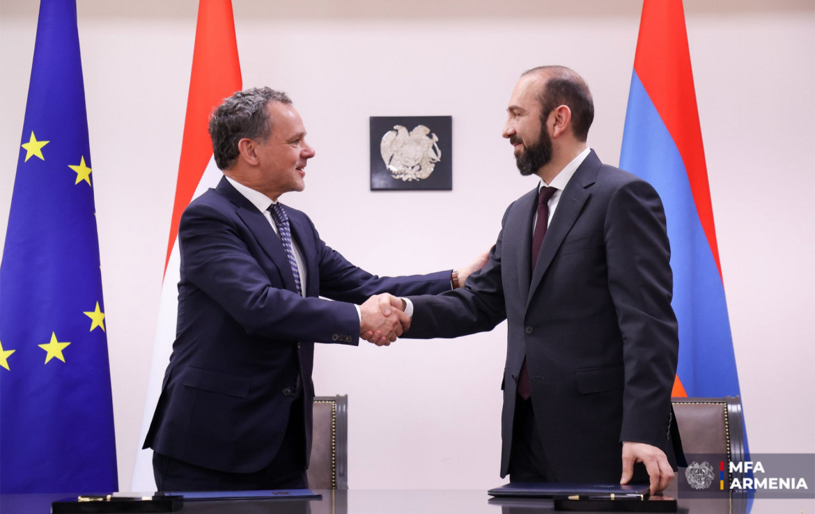Միրզոյանը շնորհակալություն է հայտնել Կասպար Վելդկամպին Նիդեռլանդների ԱԳ նախարարի պաշտոնում համագործակցության համար