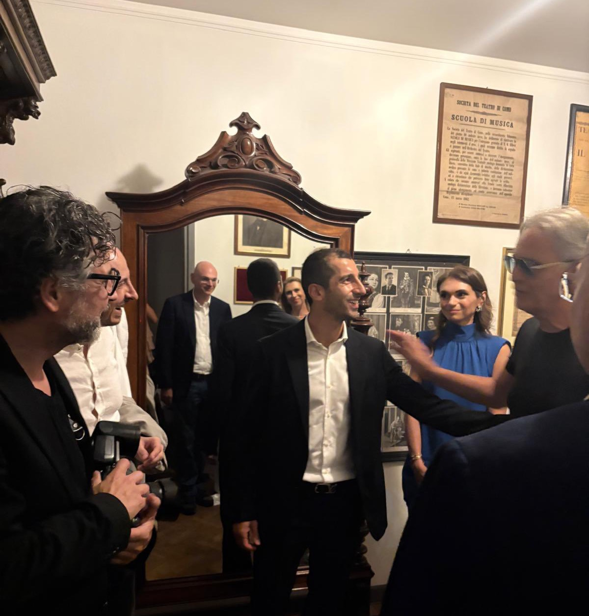 Ոսկե մարդ է. Հենրիխ Մխիթարյանը հանդիպել է Անդրեա Բոչելիի հետ (լուսանկարներ)