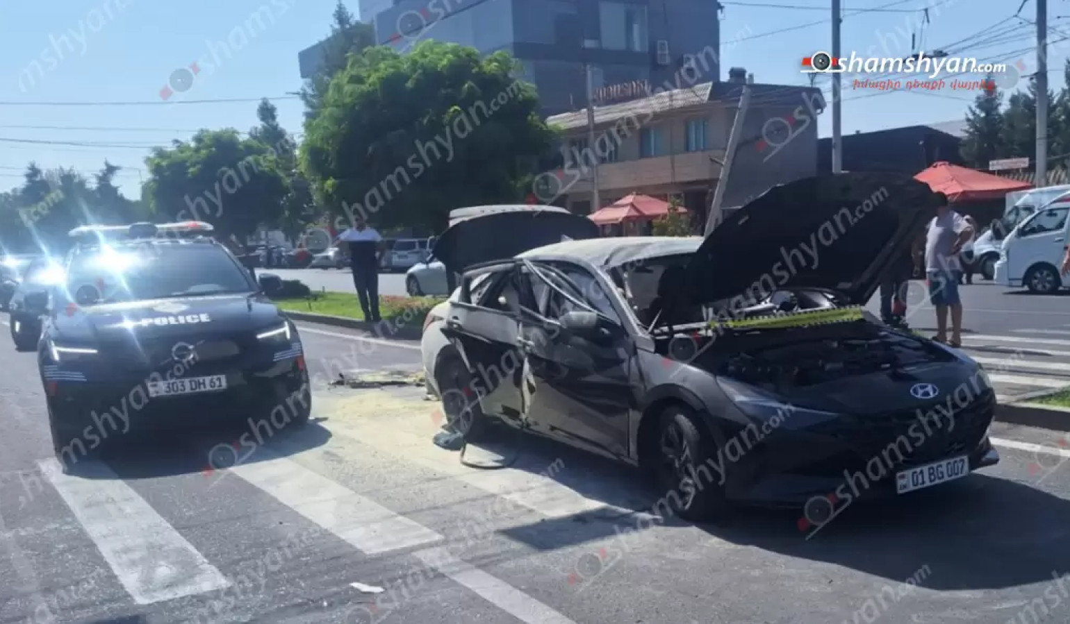 Երևանում «Honda»-ում պայթյnւն է տեղի ունեցել. կա վիրшվnր