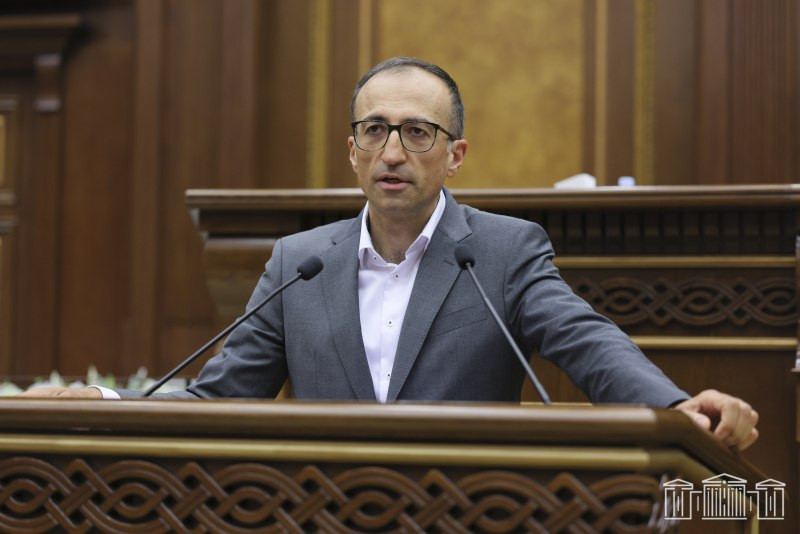 Արսեն Թորոսյանը նշանակվել է Աշխատանքի և սոցիալական հարցերի նախարար