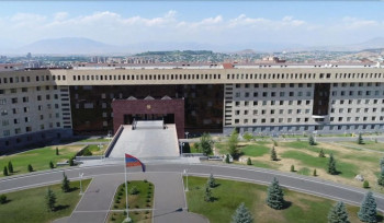Նշանակվել է ծառայողական քննություն․ ՊՆ-ն՝ մոտոցիկլիստի ու բանակային դիրքի զինծառայողների մասնակցությամբ տեսանյութի մասին