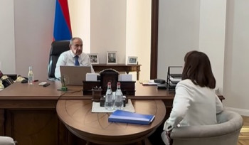 Փաշինյանը հանդիպել է Առողջապահության նախարարի հետ
