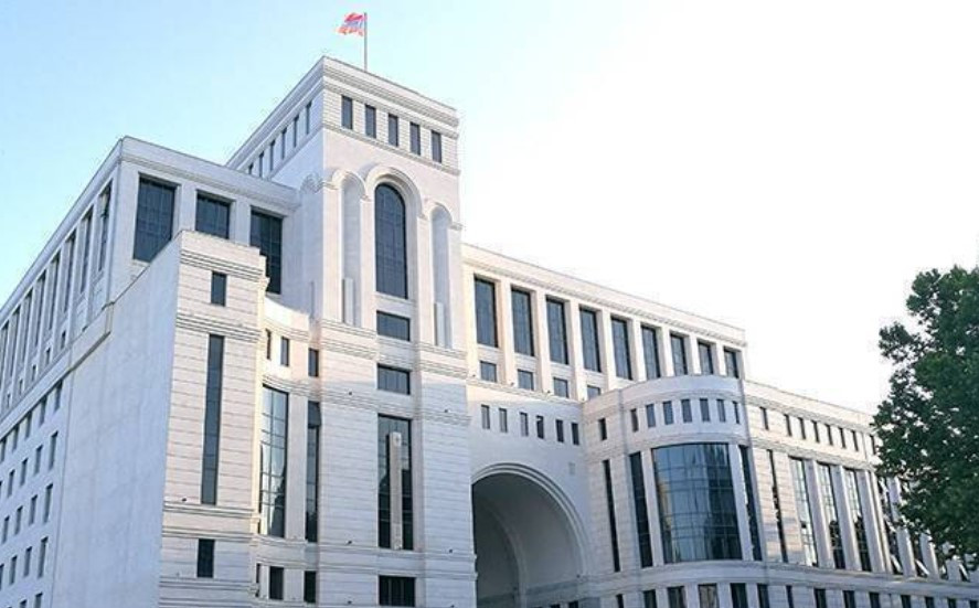 ԱԱԾ-ն ԱԳՆ-ում  հայտնաբերել է պաշտոնյայի, որը կապի մեջ է եղել ադրբեջանցու հետ, ադրբեջանական կողմից գումար է վերցրել և չի գործել միայնակ․ Factor.am