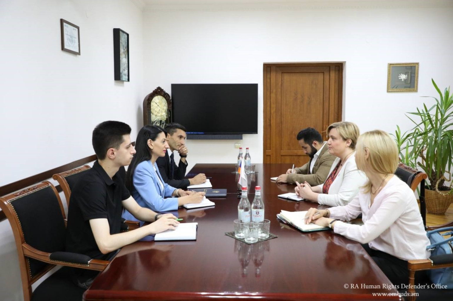 ՄԻՊ-ն ու ՀՀ-ում Կարմիր խաչի միջազգային կոմիտեի պատվիրակության ղեկավարը քննարկել են գերիների, անհայտ կորած անձանց և նրանց ընտանիքների իրավունքների վերաբերյալ հարցեր