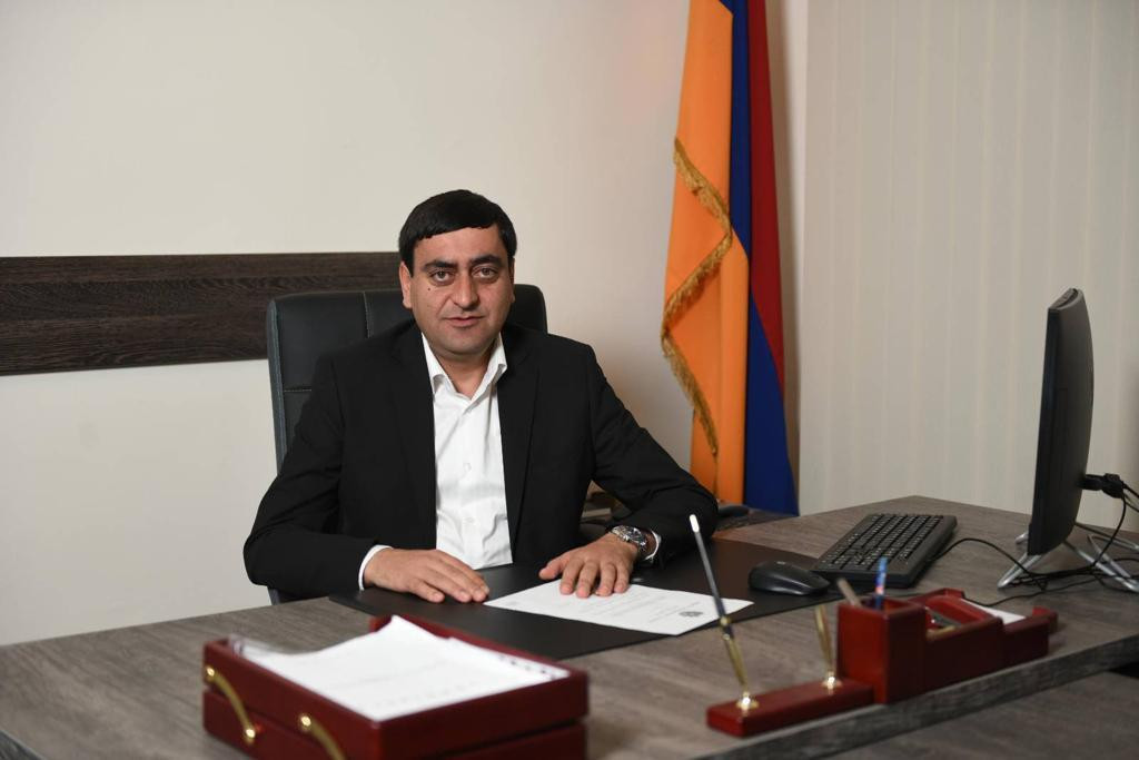 Արմավիրի մարզպետ նշանակված նախկին ՀՀԿ-ական Վահրամ Խաչատրյանի «թռիչքային» կարիերան․ «Հետք»