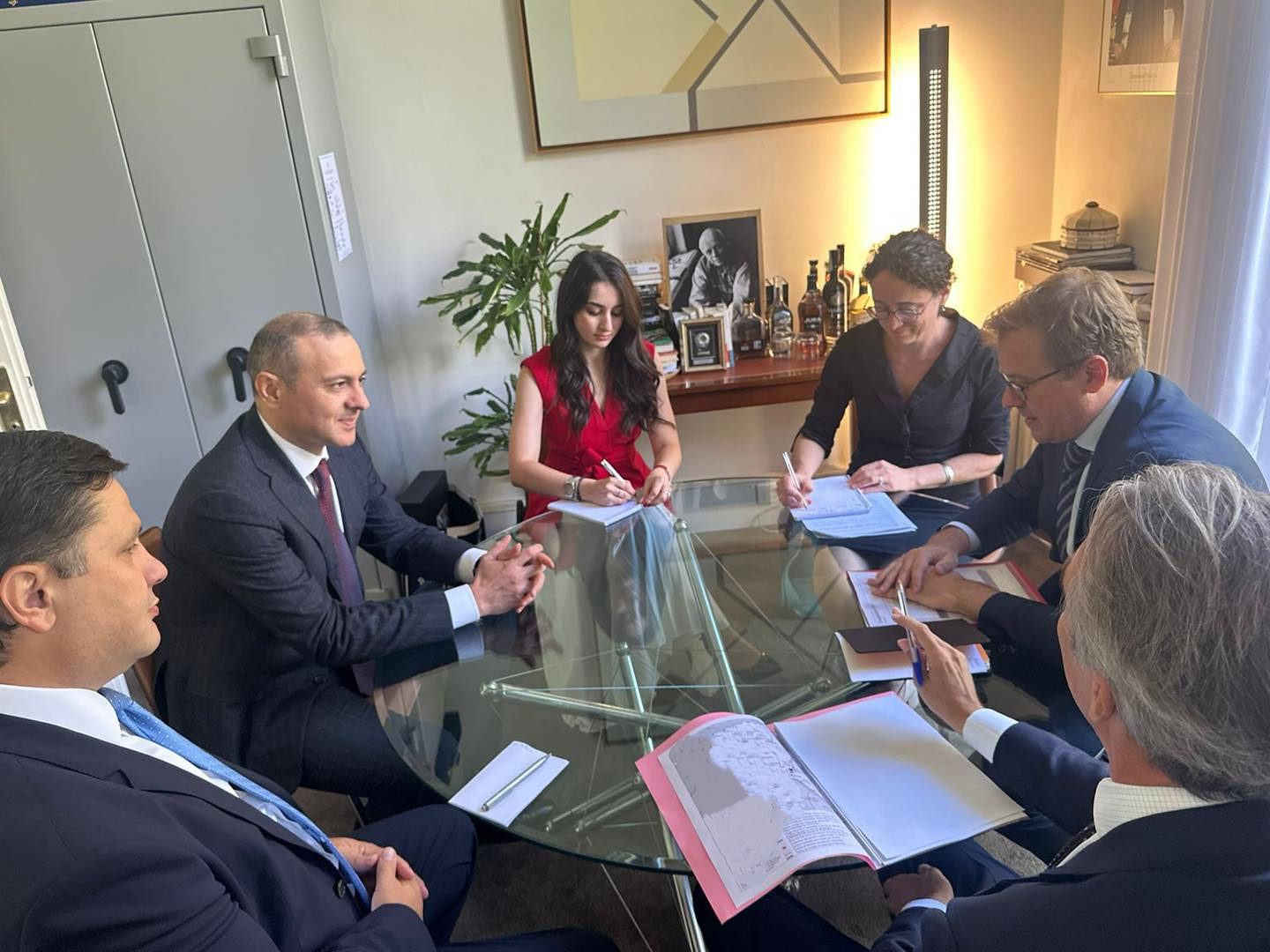 Արմեն Գրիգորյանը Մակրոնի խորհրդականի հետ քննարկել է Թրամփի ուղու» վերաբերյալ հարցեր