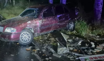 Վանաձորում 19-ամյա վարորդը «Mercedes»-ով բախվել է ծառին
