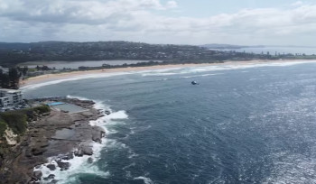 Սիդնեյի լողափում շնաձկան մահացու հարձակումից հետո ուղղաթիռ և ԱԹՍ-ներ են տեղակայվել տարածքը վերահսկելու համար