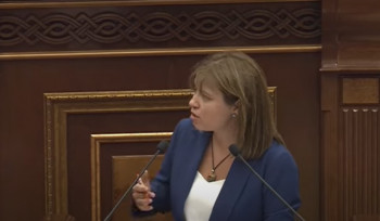 65 տարեկաններին ինչու՞ եք երեխա տալիս, որ իրե՞նց պահեն, արգելել է պետք. Նազարյանը՝ փոխնախարարին