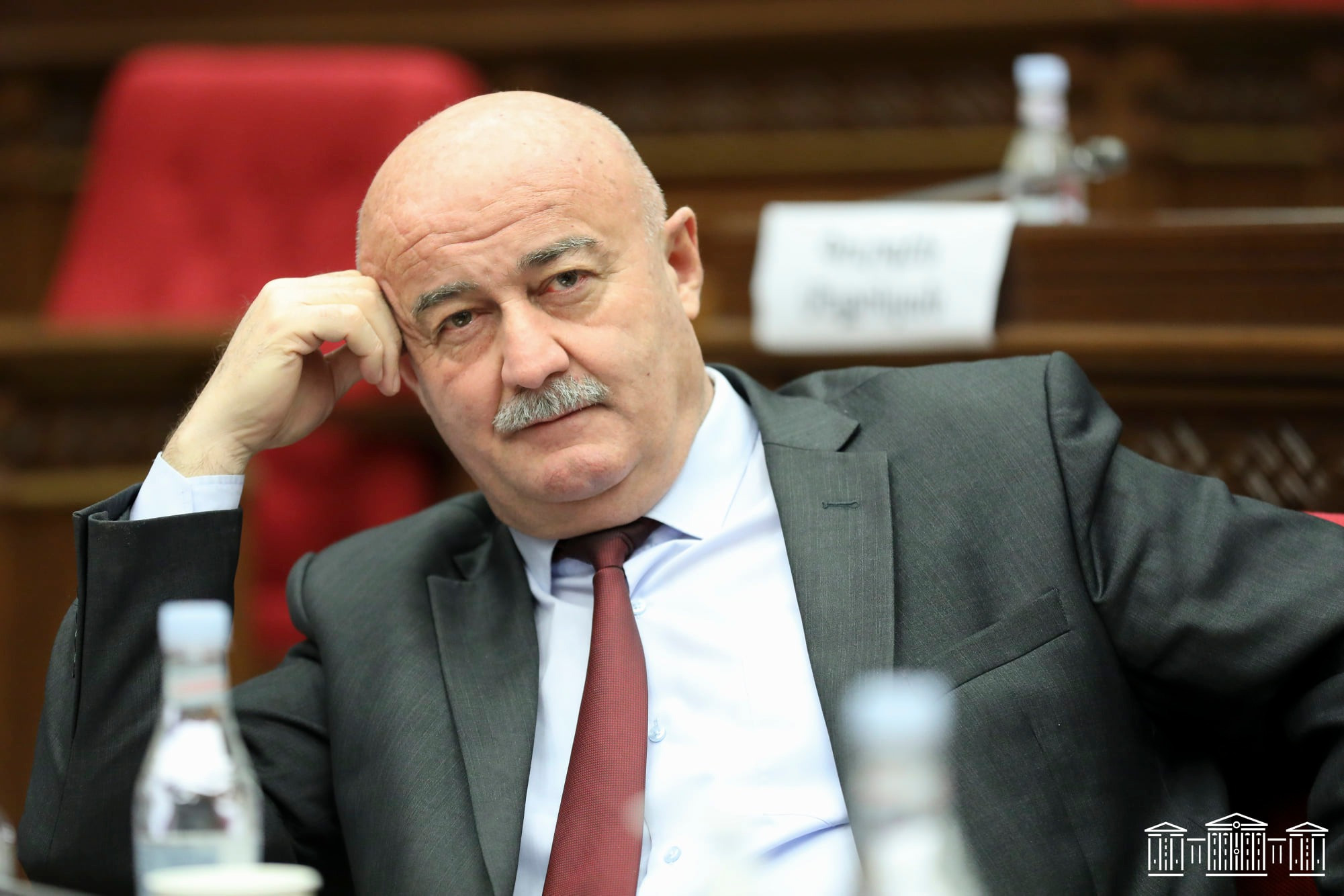 Հովիկ Աղազարյանը կրկին կփորձի. «Հրապարակ»