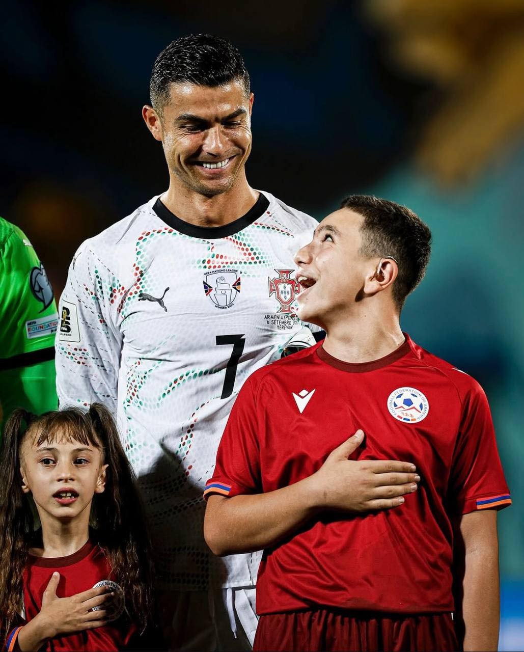 Անցած շաբաթվա լավագույն երկրպագուական պահը․ ՈՒԵՖԱ-ի «Ֆեյսբուք»-ի էջում հրապարակվել է Ռոնալդու և հայ երեխայի մասնակցությամբ տեսանյութը