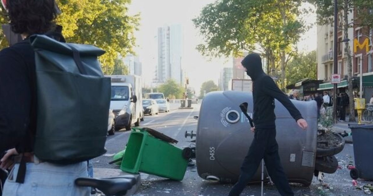 Փարիզում ցուցարարները փողոցներ են փակել