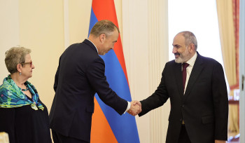 Փաշինյանն ու Կլաարը քննարկել են Բրյուսելում և Քիշնևում տեղի ունեցած եռակողմ ու հնգակողմ հանդիպումները