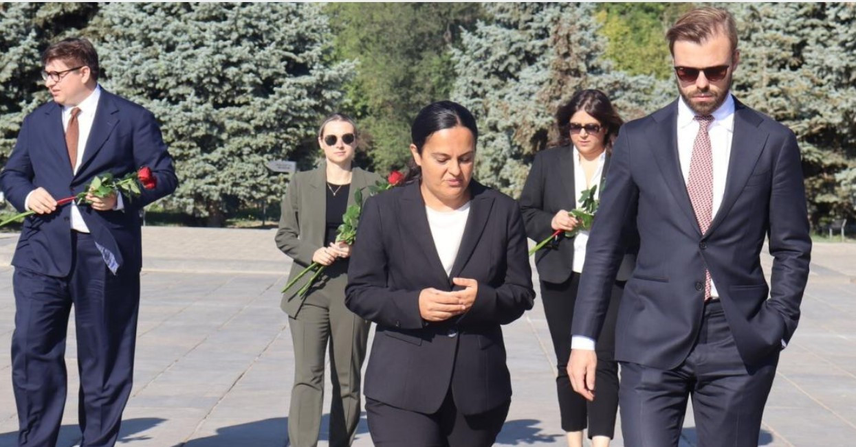 ԱՄՆ պետքարտուղարության Եվրոպայի և Եվրասիայի բյուրոյի ղեկավարի գլխավորած պատվիրակությունն այցելել է Հայոց ցեղասպանության հուշահամալիր