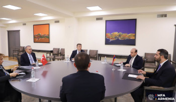 Ռուբինյանը և  Սերդար Քըլըչը պայմանավորվել են կատարել ուսումնասիրությունները՝ Գյումրի–Կարս երկաթուղու և էլեկտրահաղորդիչ գծի վերականգնման ու գործարկման համար (տեսանյութ)