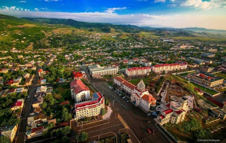 Արցախում մնացած հայը կրшկ է բացել ադրբեջшնցի nստիկանների վրա. նա ևս վիրավոր է