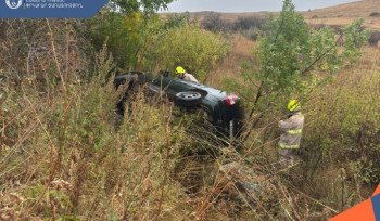 Երևան-Սևան-Իջևան ավտոճանապարհին «Opel»-ը դուրս է եկել ճանապարհի երթևեկելի հատվածից և կողաշրջվել դաշտամիջյան հատվածում․ կան տուժածներ