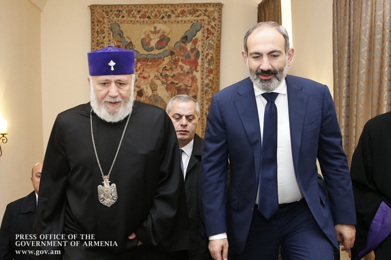 Աթեիստական  պետության դաստիարակությունը ստացած մեր մի շարք հոգևորականներ, անձնապես Կտրիճ Ներսիսյանը, պարզապես չեն հավատում Աստծուն. Նիկոլ Փաշինյան