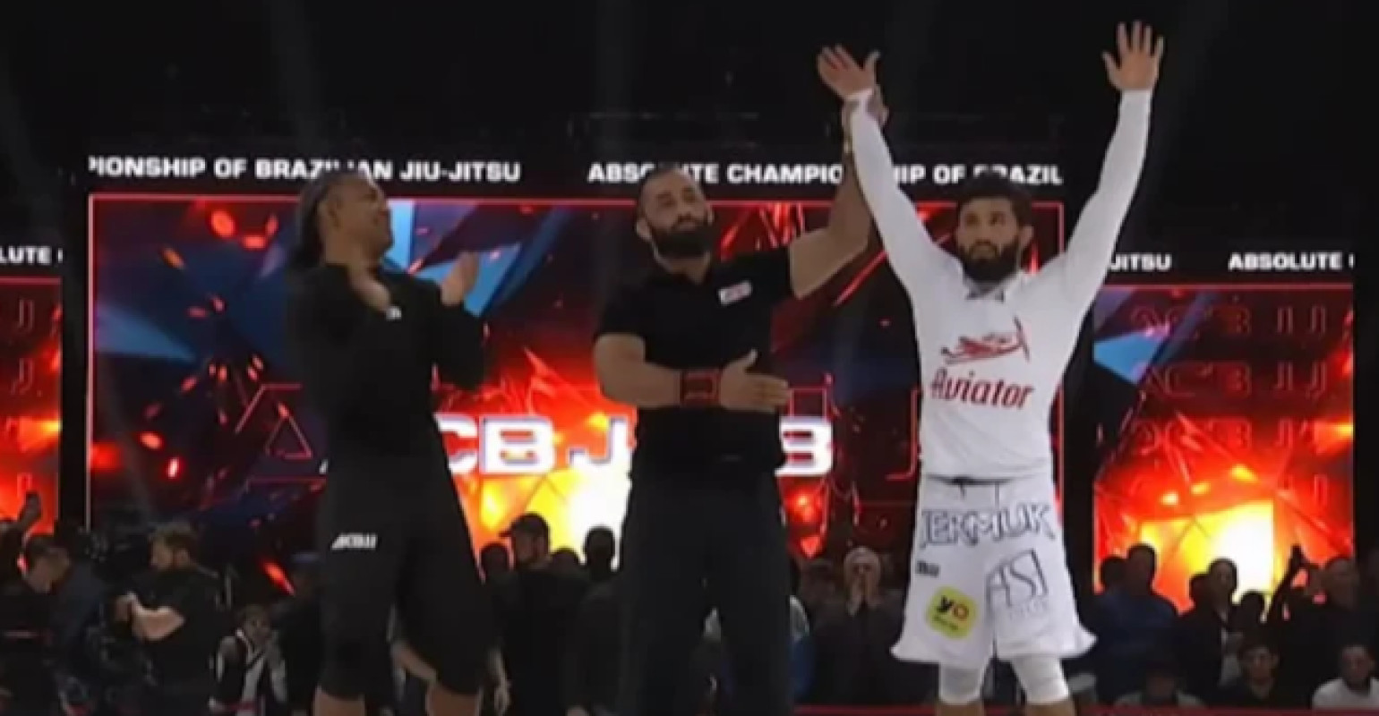 ACB JJ 18․ Արման Ծառուկյանը պարտության մատնեց UFC-ի նախկին չեմպիոնին