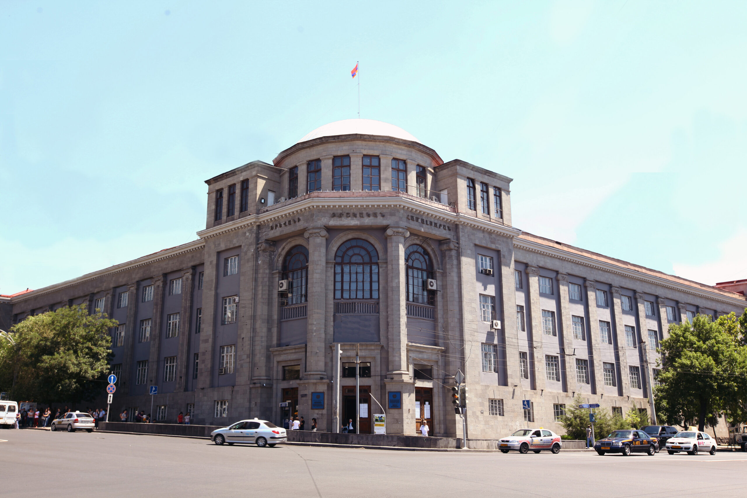 Մեկուսացրել են Բժշկական համալսարանի լաբորատորիայում բռնկված հրդեհը