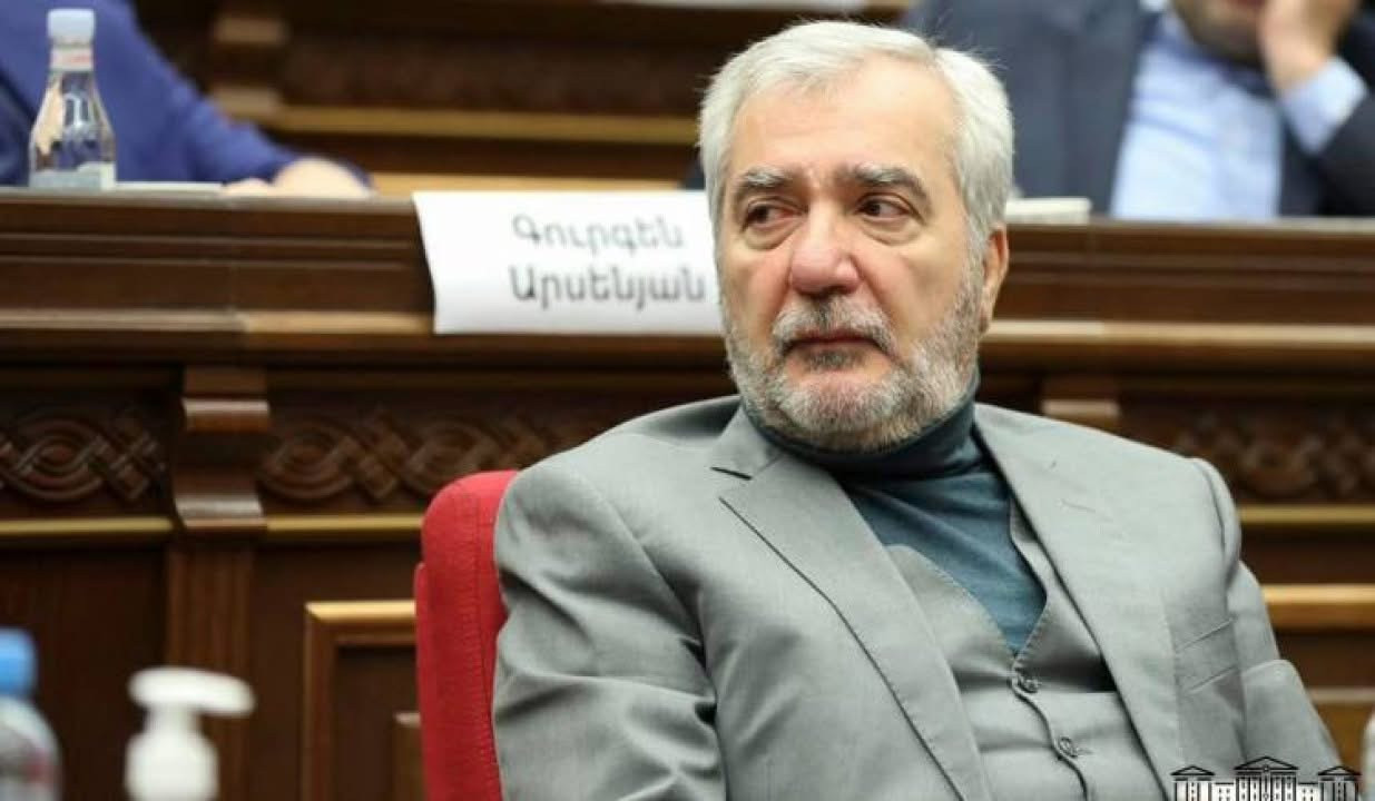 Անդրանիկ Քոչարյանը՝ բանակի ծախսերի կրճատման մասին