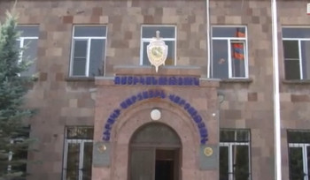 Շիրակում որդին դանակահարել է հորը, սպանել, հագցրել նոր շորեր, դին փաթաթել տոպրակներով և թաղել մոտակա դաշտում. (տեսանյութ)