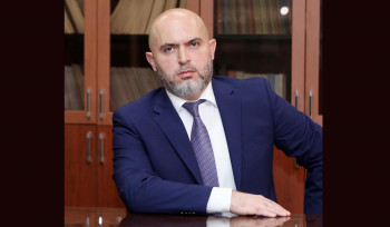 Դատարանը վերացրեց Արմեն Աշոտյանի նկատմամբ ընտրված բացակայելու արգելքը