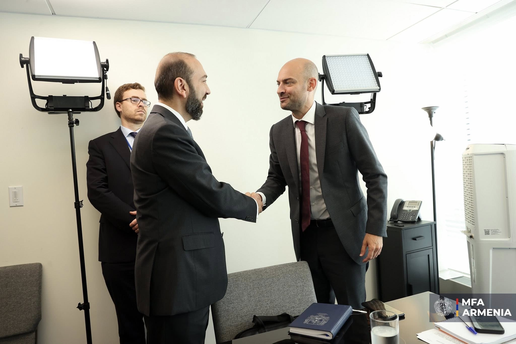 Միրզոյանը հանդիպում է ունեցել Ֆրանսիայի Եվրոպայի և արտաքին գործերի նախարարի հետ