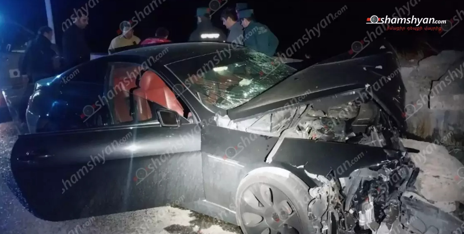 Երևանում «BMW»-ն Հրազդանի կիրճում, դեռևս անհայտ հանգամանքներում, բախվել է բետոնե պատնեշին․ վարորդը տեղափոխվել է հիվանդանոց