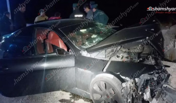 Երևանում «BMW»-ն Հրազդանի կիրճում, դեռևս անհայտ հանգամանքներում, բախվել է բետոնե պատնեշին․ վարորդը տեղափոխվել է հիվանդանոց