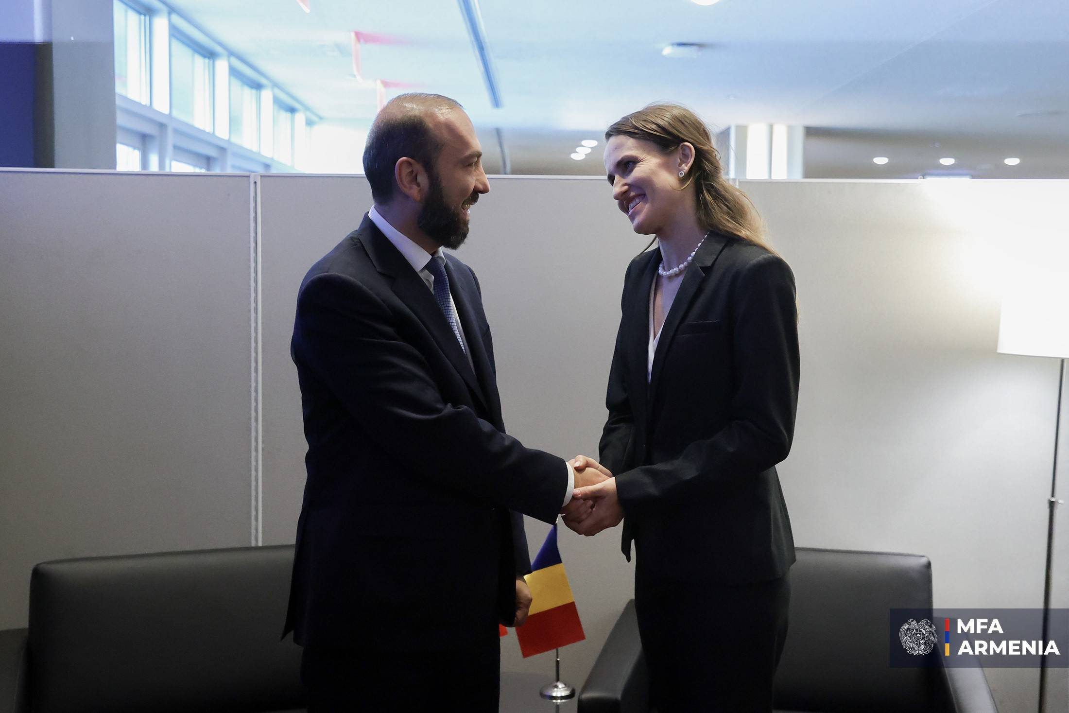 Արարատ Միրզոյանը հանդիպում է ունեցել Ռումինիայի ԱԳ նախարարի հետ