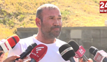 Բոլ ա արդեն, 5 տարի է՝ քաշքշուկի մեջ ենք, տղաս անհետ կորած է, ԳՇ պետին ու մյուսներին հարցեր ունենք. ակցիա ՊՆ-ի մոտ