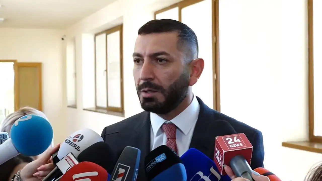 Դա պետք է մեկնաբանի վարչապետը. Բաքոյանը՝ Փաշինյանի կողմից գերի բառը չօգտագործելու մասին