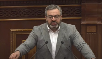 Ավելի լավ ա լռես, բոլորն իմանան՝ անգետ ես, քան խոսես ու համոզվեն դրանում. Դանիելյանը՝ ՔՊ-ականին