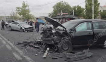 Շղթայական ավտովթար՝ Երևանում. բախվել են «Nissan Rogue»-ը, «Mazda»-ն, «Kia»-ն և «Opel»-ը.կա 2 վիրավոր