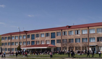 Փակել են ՔՊ ավագանու անդամ Ախտոյանի երեխաների մուտքը դպրոց. Մերձավանում լարվածությունը նոր փուլ է մտնում. Armlur.am
