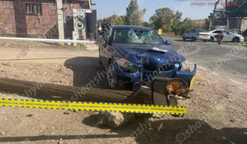Մահվան ելքով վրաերթ՝ Կոտայքի մարզում. «BMW»-ն վրաերթի է ենթարկել հոտիոտնին, ապա բախվել էլեկտրասյանը