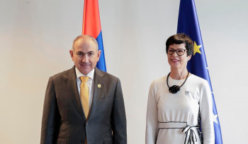 Նիկոլ Փաշինյանը հանդիպել է Եվրոպական Միության ընդլայնման հարցերով հանձնակատարի հետ