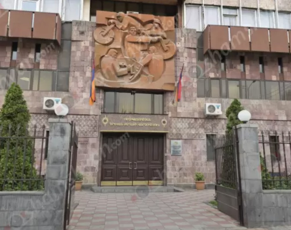 Երևանում օտարերկրացուն նստեցրել են ավտոմեքենան, hարվածներ հասցրել, ստիպել, որ նրա որդին իրենց ուղարկած մարդուն փոխանցի 250 հազար դոլար