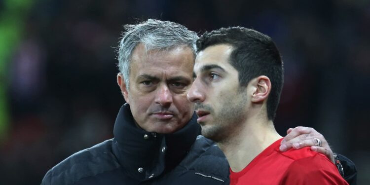 Մխիթարյանը բացահայտել է իր և Մոուրինյուի լարված հարաբերությունները