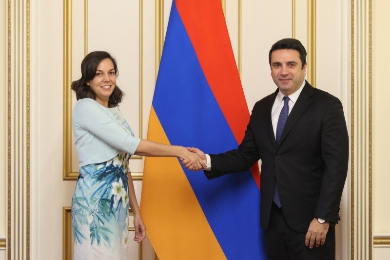 ՀՀ ԱԺ նախագահն ու Ուրուգվայի դեսպանը քննարկել են երկկողմ հարաբերություններին վերաբերող հարցեր