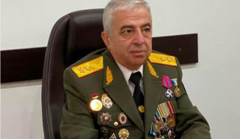 Ցանկանալով փրկել ճանապարհին հայտնված ոզնուն` իր իսկ մեքենայի տակ է ընկել ԱԱԾ պետի նախկին տեղակալը. նա հիվանդանոցում մաhացել է