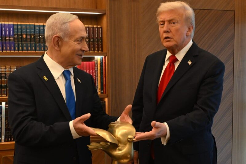 Նեթանյահուն Թրամփին աղավնու ոսկե արձանիկ է նվիրել Իսրայելում կայացած հանդիպման ժամանակ